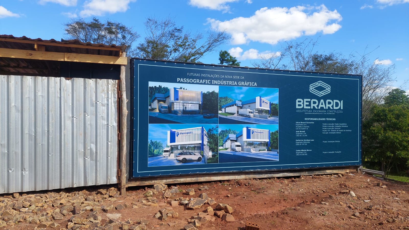 placa em lona com estrutura metálica -02.jfif